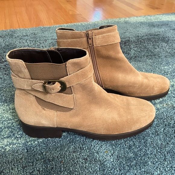 Aerosoles Womens boots, size 9.5 - Picture 2 of 12